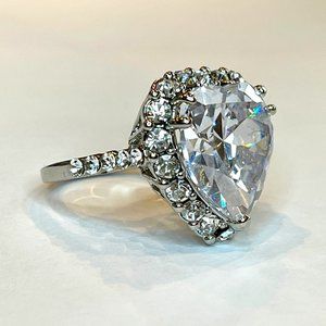 Je T'aime White Gold Diamond Cocktail Ring